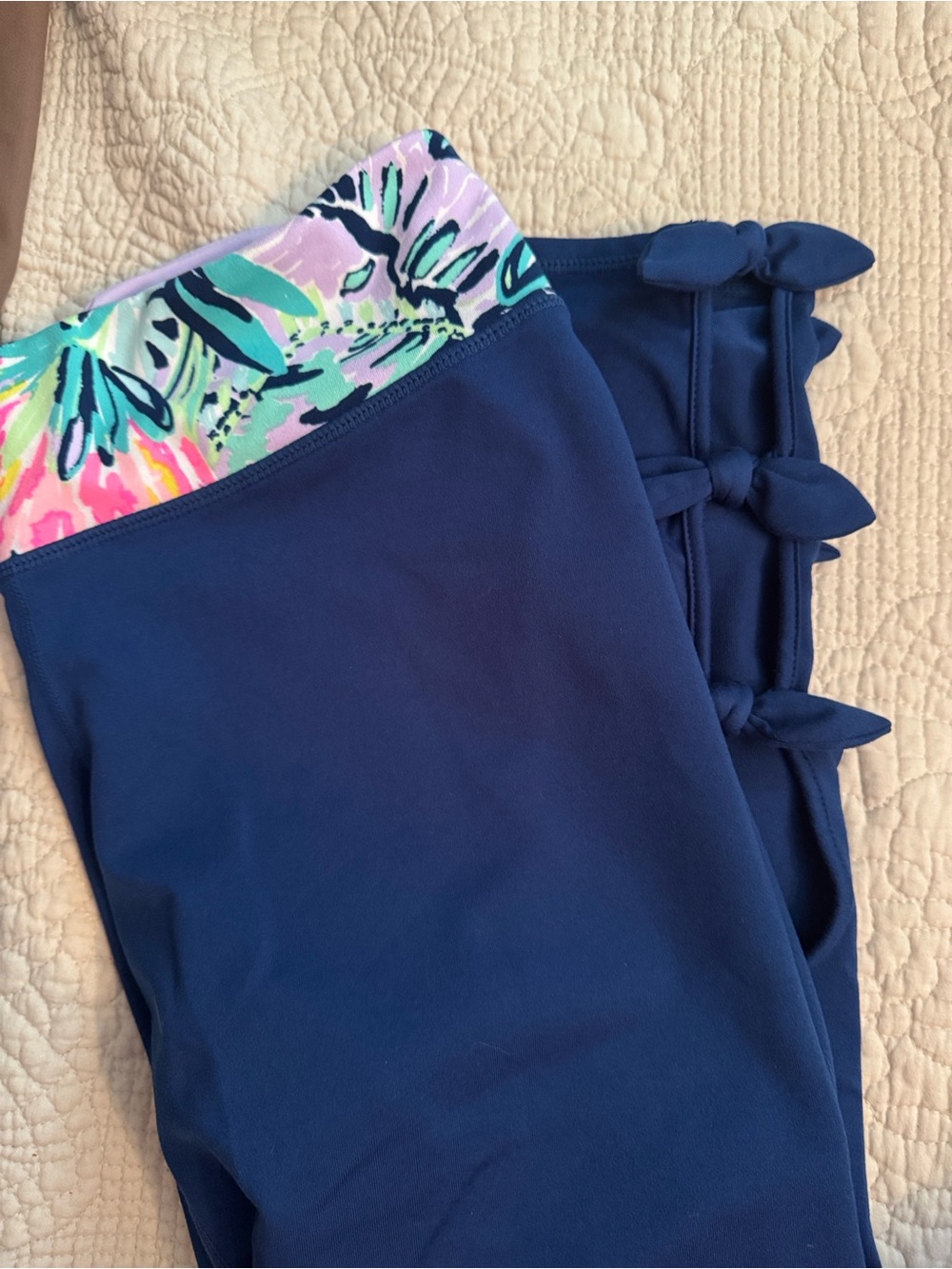 Lilly Pulitzer Women’s Blue Leggings with Floral Waistband and Bow Detail